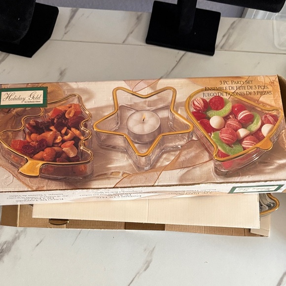 Gold Rimmed Glass Holiday Decor Set new in box - Picture 5 of 5